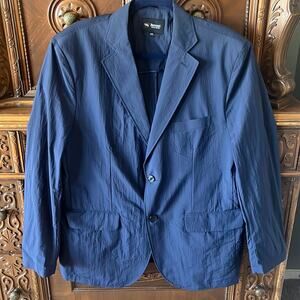 Benest Italy Mode navy lightweight blazer.